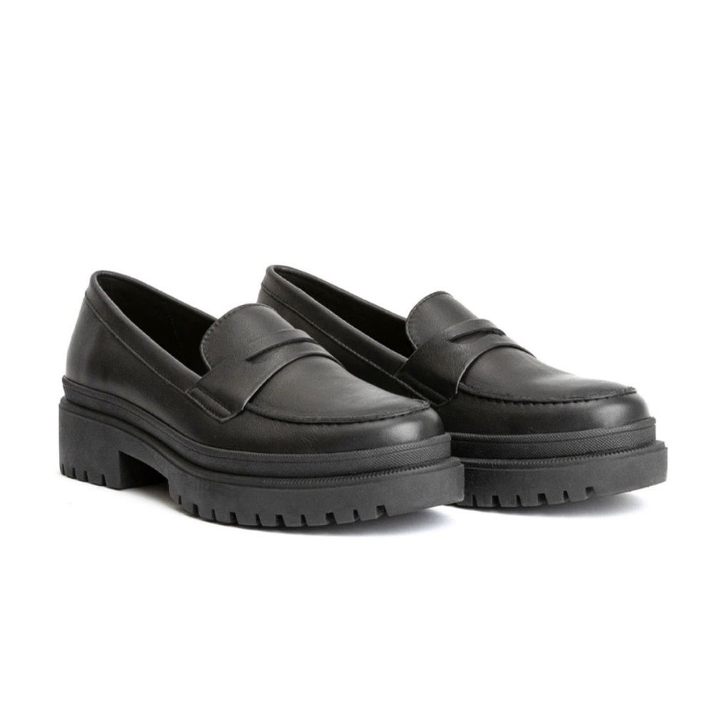 Portland Leather Zoe Black Loafer size 7